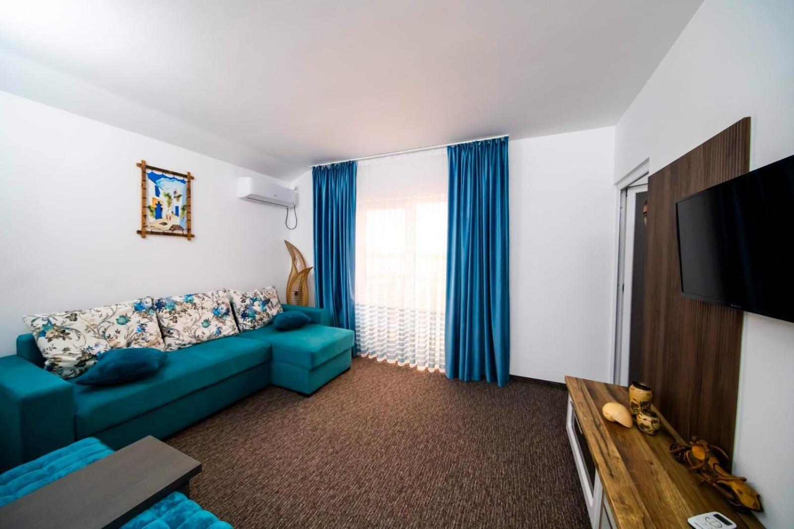 Danube Home Ostrovu Corbului Екстериор снимка